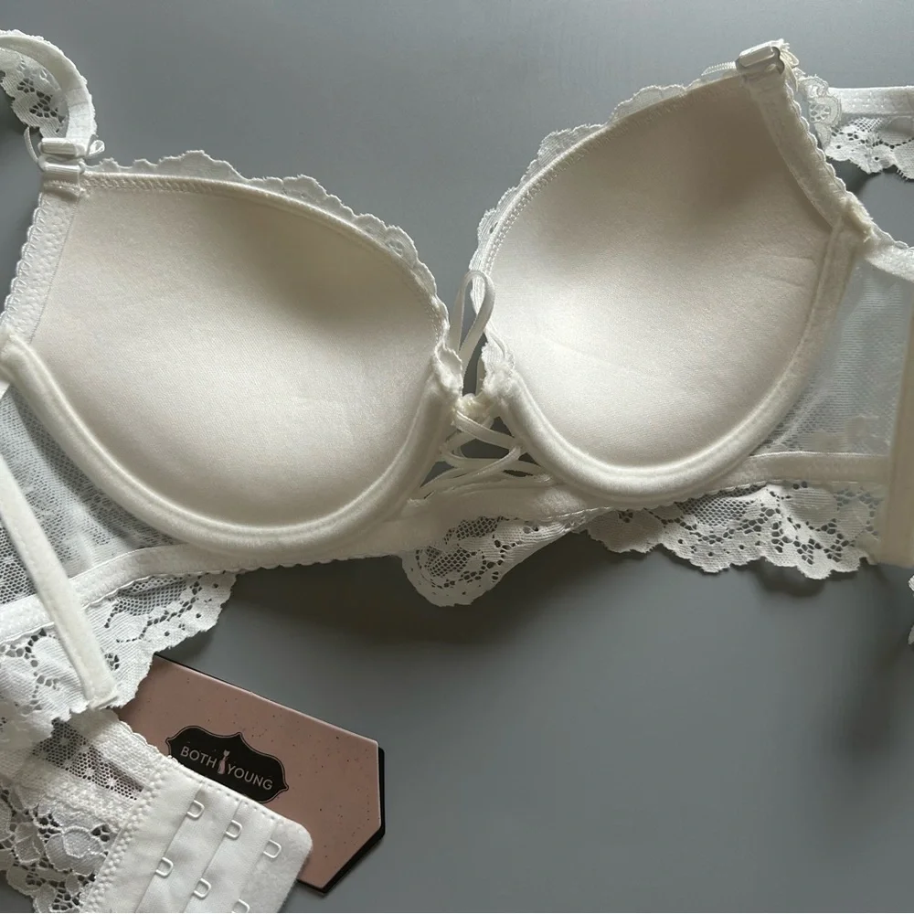 NEW Seamless White Lace Sculpting Bra - Picture 10 of 10